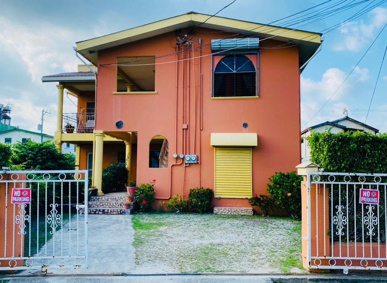 City Garden Apartment Kota Belize Bagian luar foto
